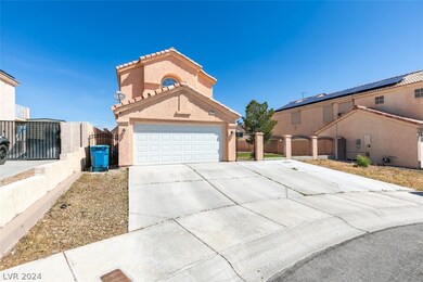 This is the front yard you need for your family!!