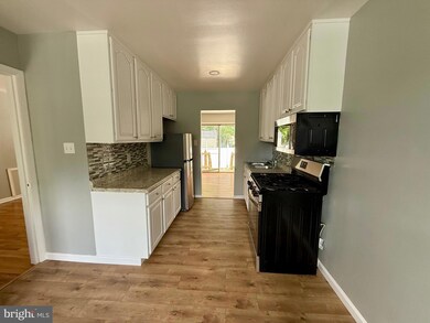 4029 92nd Ave, Springdale, MD 20774 - photo 5