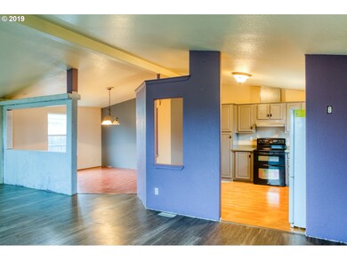 1307 Bramblewood Ln, Eugene, OR 97404 - photo 5