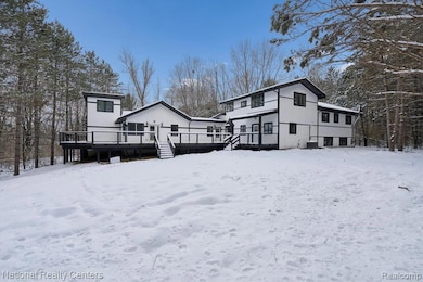 2807 Faussett Rd, Howell, MI 48855 - photo 5