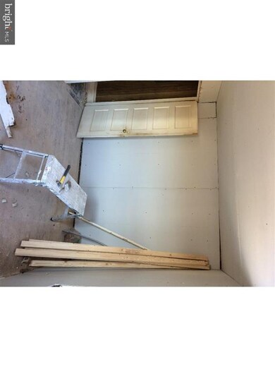 911 Lawrence Ave, Darby, PA 19023 - photo 7