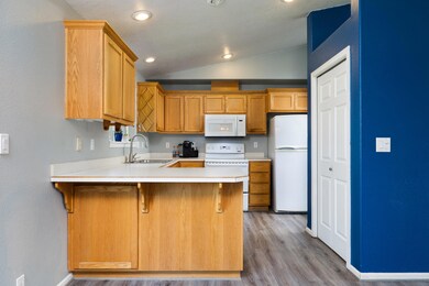 1747 NE Seventh St 7 of 20