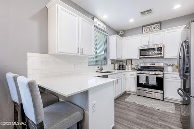 7-web-or-mls-17021 S Painted Bluff Way -