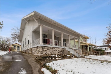 1731 S Crescent Ave, Independence, MO 64052 - photo 2