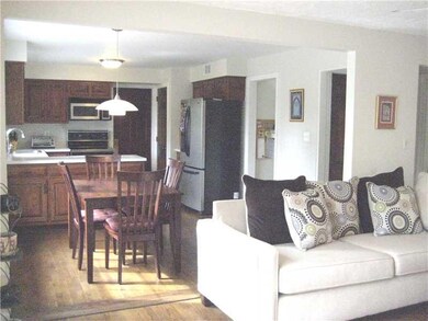 Kitchen. Newer appliances, lighting and fixtures, 