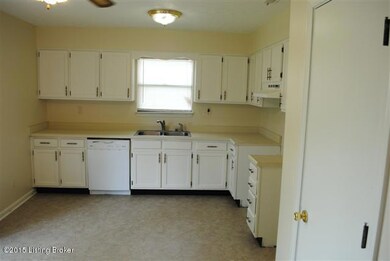 7502 Mcintosh Way, Louisville, KY 40228 - photo 6