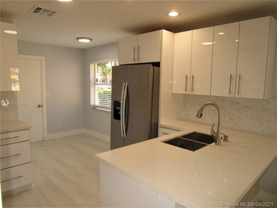 Brand new fridge, Kitchen breakfast eat-in area. 