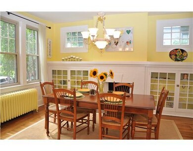 Dining Room. GREAT FOR ENTERTAINING