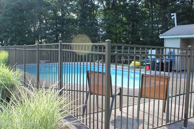 171 Mountain View Dr, Stroudsburg, PA 18360 - photo 6