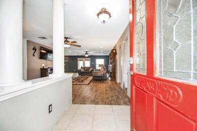 10108 Woodhollow Dr, Conroe, TX 77385 - photo 4