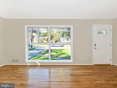 113 Hutton St, Gaithersburg, MD 20877 - photo 3