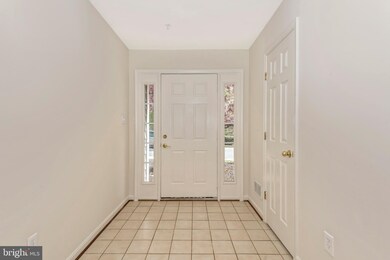 12937 Woodcutter Cir, Germantown, MD 20876 - photo 3