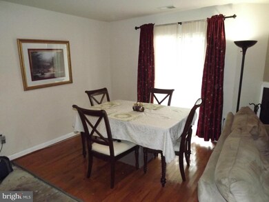 2215 Lowells Glen Rd unit D, Parkville, MD 21234 - photo 3