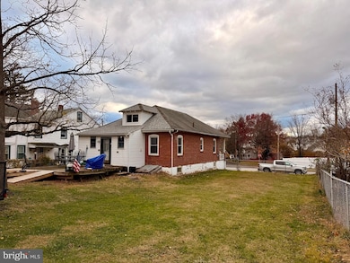 662 Spruce St, Pottstown, PA 19464 - photo 3