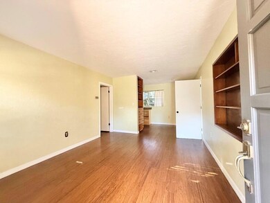 908 Griffin Rd, Leesburg, FL 34748 - photo 4