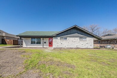 8205 Jerrie jo Dr, North Richland Hills, TX 76180 - photo 2