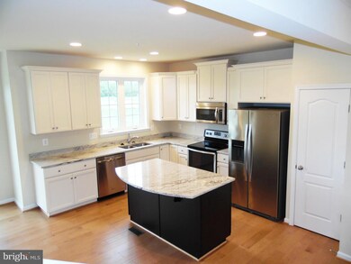 20254 Capital Ln, Hagerstown, MD 21742 - photo 4