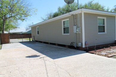 1213 Julia St 003