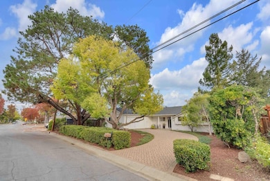 905 Spencer Way, Los Altos, CA 94024 - photo 2