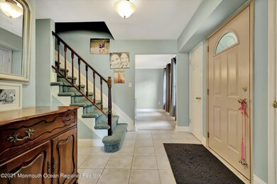 8 Windfall Ln, Marlboro, NJ 07746 - photo 4