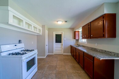 7417 Claiborne St, Houston, TX 77016 - photo 4