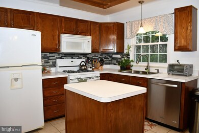 1744 Grover Glen Ct, Woodbridge, VA 22192 - photo 3