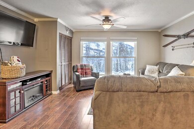 Copper Chase 120 122 livingroom2
