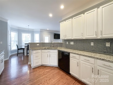 3021 Gloxinia Rd, Charlotte, NC 28215 - photo 4