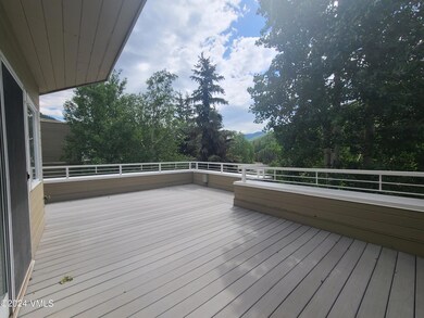 ROOFTOP DECK