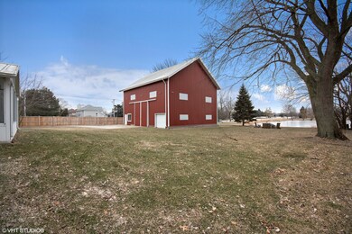 28W015 Country View Dr, Naperville, IL 60564 - photo 5