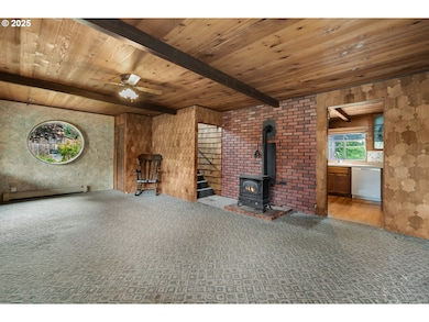 37564 Labiske Ln, Astoria, OR 97103 - photo 6