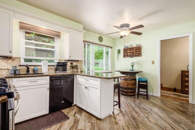 4549 Olentangy kitchen1