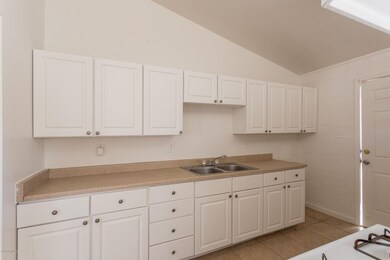 3835 Ruth Ave-6