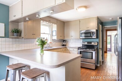 71 W 18th Street, Holland, MI 49423-21