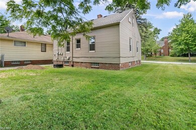 19402 Maple Heights Blvd, Maple Heights, OH 44137 - photo 3