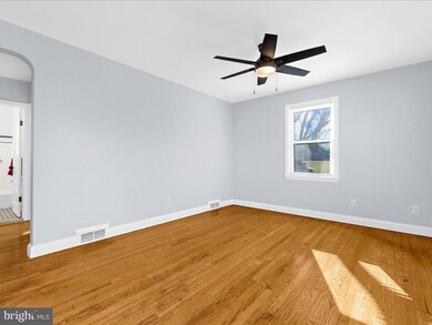 5717 Emelia Ave, Baltimore, MD 21206 - photo 4