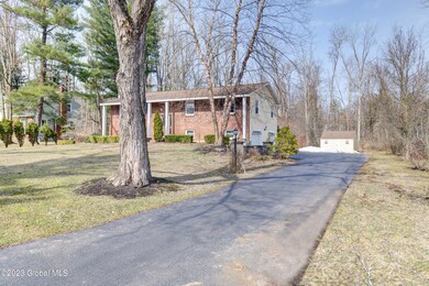 977 Avon Crest