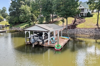 7012 Locke Dr, Sherrills Ford, NC 28673 - photo 3