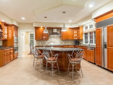 8 Chadwick Way, Hopkinton, MA 01748 - photo 2