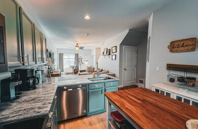 52 Trinity Cir unit A, Rochester, NH 03839 - photo 5