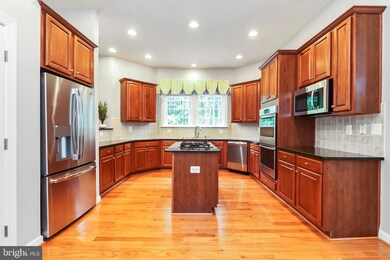 7316 Beechwood Dr, Springfield, VA 22153 - photo 7