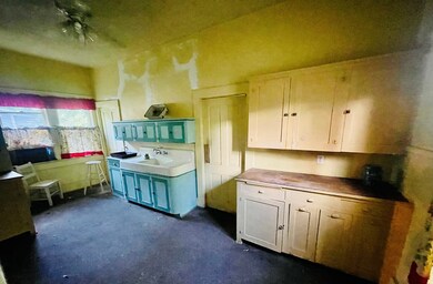 323 S Lee St, Fitzgerald, GA 31750 - photo 7