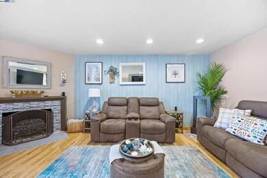 37792 Colfax Ct, Fremont, CA 94536 - photo 5