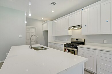 8107 James Franklin St, Houston, TX 77088 - photo 6