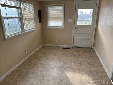 1310 E Thompson Ave, Sapulpa, OK 74066 - photo 4