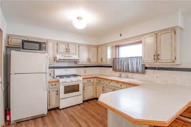 2045 9th St SW, Akron, OH 44314 - photo 6