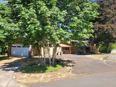 1006 Mountain View Rd, Sweet Home, OR 97386 - photo 2
