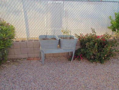 GARDEN TUBS