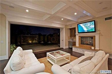 Family room with surround sound, part of great roo