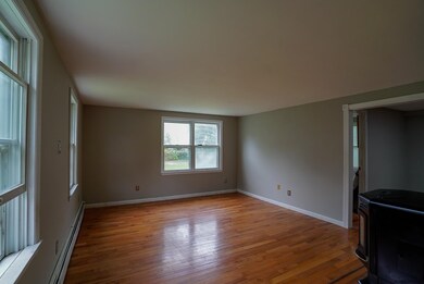 5 Veeder St, Schenectady, NY 12302 - photo 3